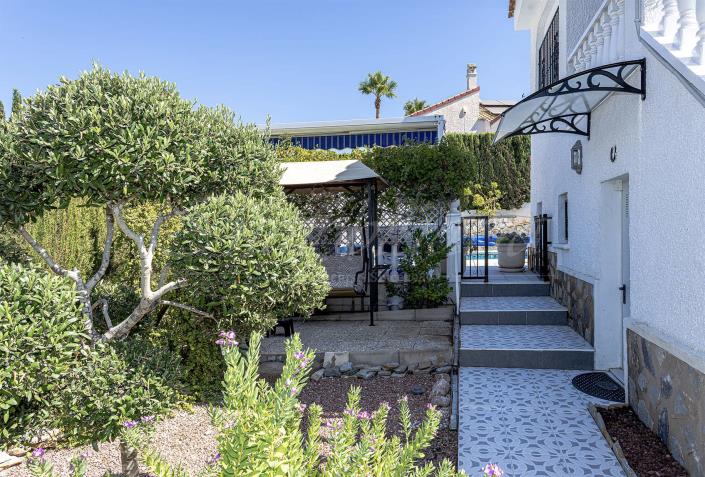 Image No.8-4 Bed Villa / Detached for sale