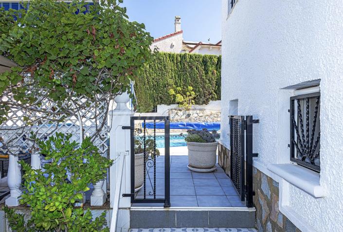 Image No.9-4 Bed Villa / Detached for sale