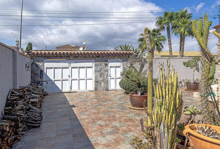 Image No.8-34 Bed Semi-Detached for sale