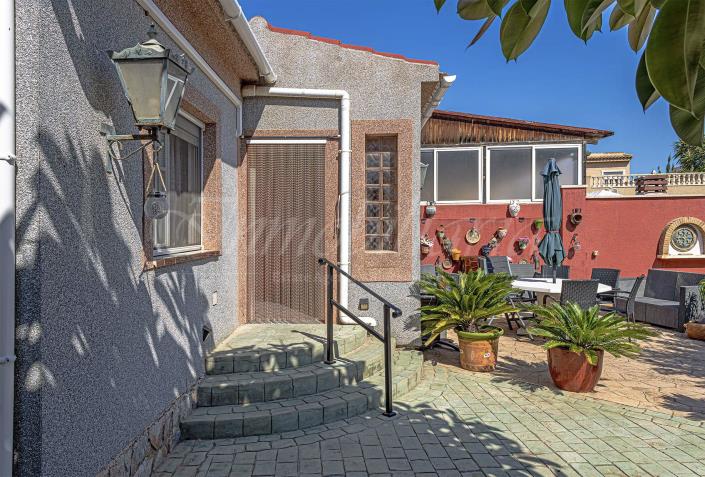 Image No.15-34 Bed Semi-Detached for sale