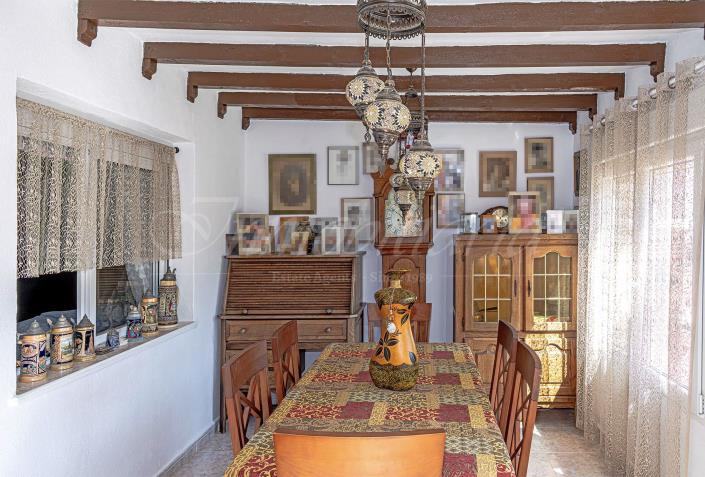 Image No.16-34 Bed Semi-Detached for sale