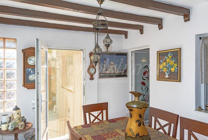 Image No.17-34 Bed Semi-Detached for sale