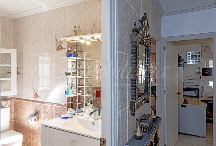 Image No.33-34 Bed Semi-Detached for sale