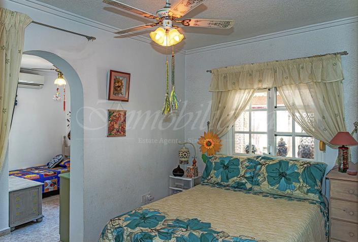 Image No.37-34 Bed Semi-Detached for sale