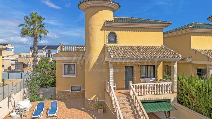 Image No.2-3 Bed Villa / Detached for sale