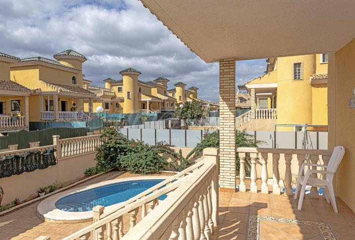 Image No.11-3 Bed Villa / Detached for sale