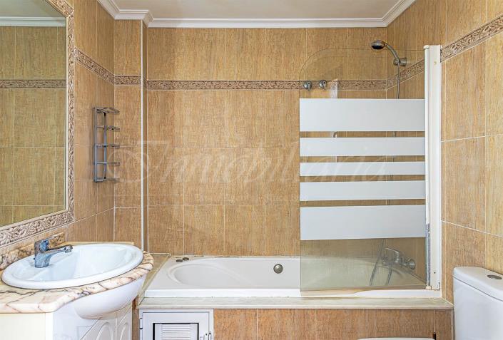 Image No.45-3 Bed Villa / Detached for sale