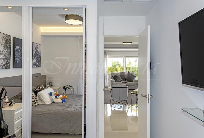 Image No.28-3 Bed Semi-Detached for sale