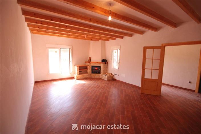 Image No.3-6 Bed Townhouse for sale