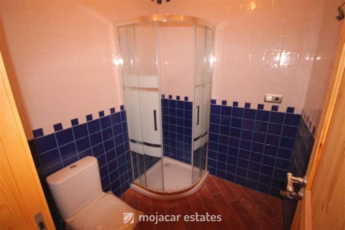 Image No.9-6 Bed Townhouse for sale