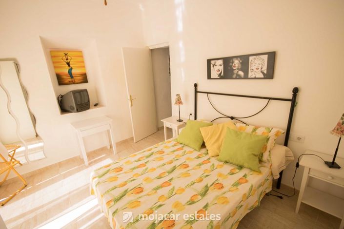 Image No.8-6 Bed Villa for sale