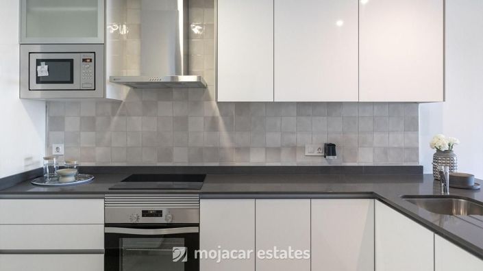 Image No.10-3 Bed Apartment for sale