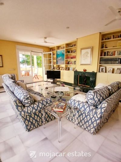 Image No.3-4 Bed Villa for sale