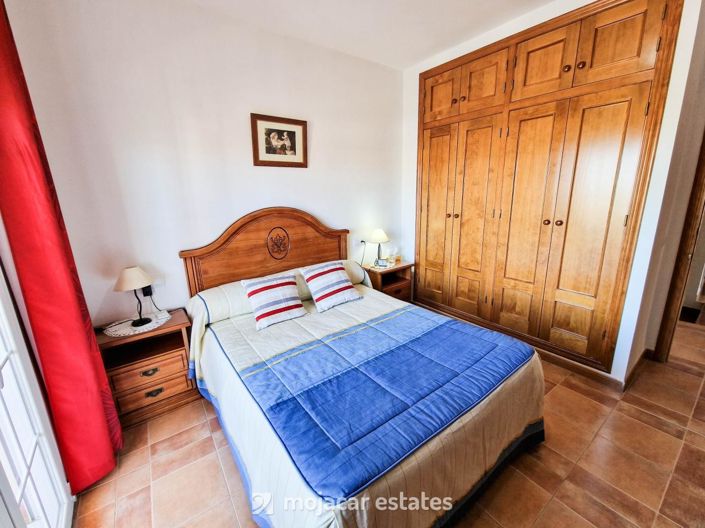 Image No.11-5 Bed Townhouse for sale