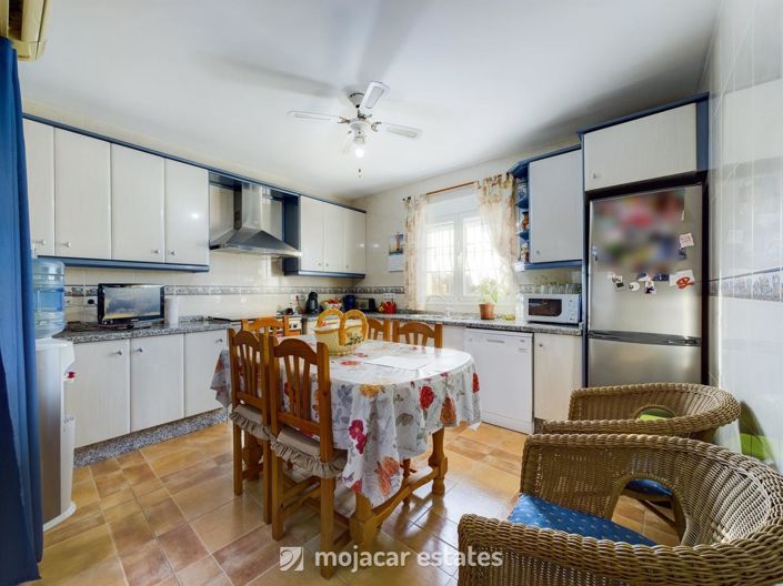 Image No.2-5 Bed Townhouse for sale