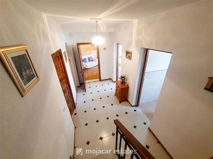 Image No.19-3 Bed Townhouse for sale