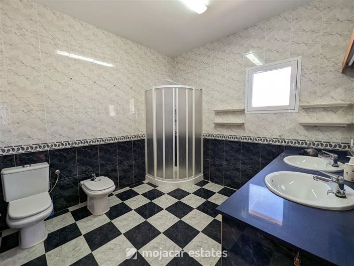 Image No.16-4 Bed Villa for sale