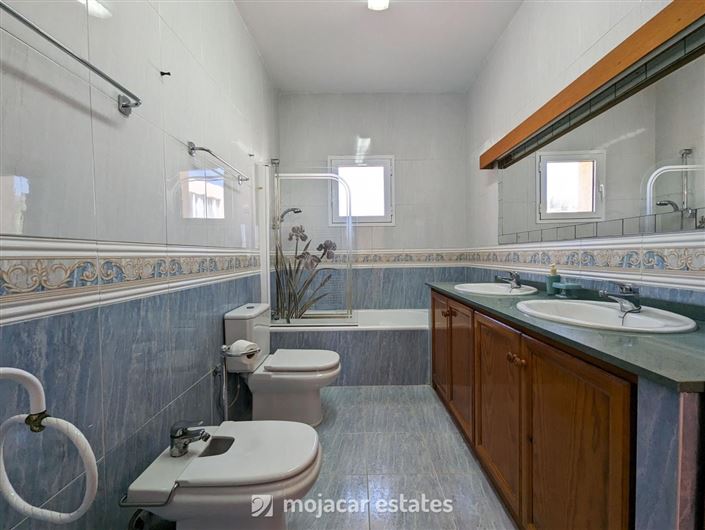 Image No.19-4 Bed Villa for sale