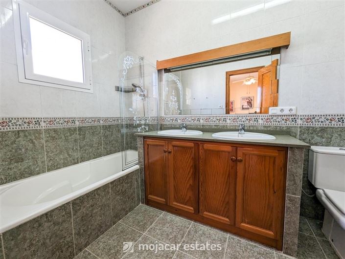 Image No.21-4 Bed Villa for sale