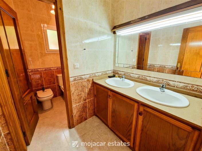 Image No.12-4 Bed Villa for sale