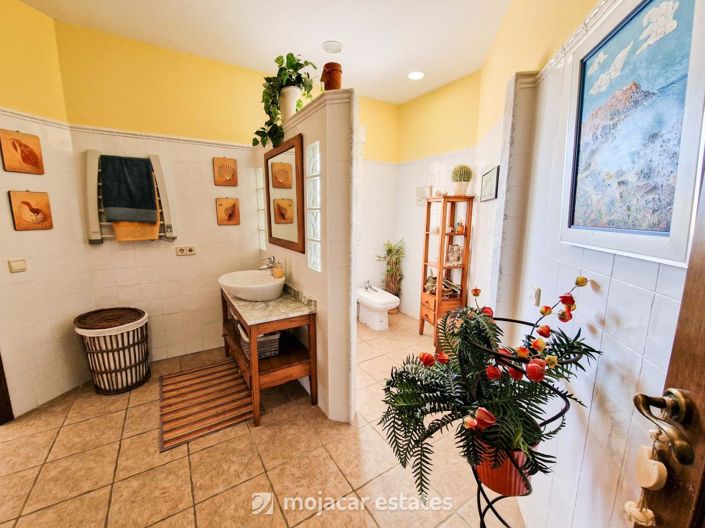 Image No.18-4 Bed Villa for sale