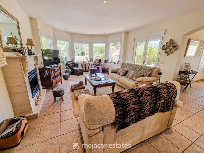 Image No.4-4 Bed Villa for sale