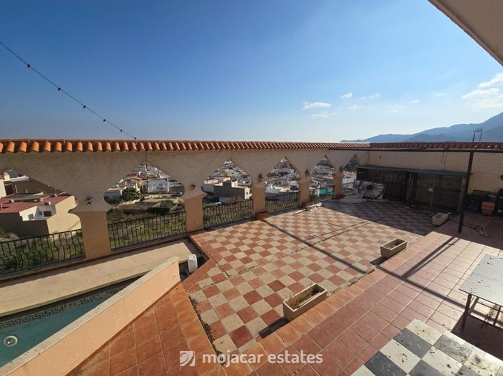 Image No.3-4 Bed Villa for sale