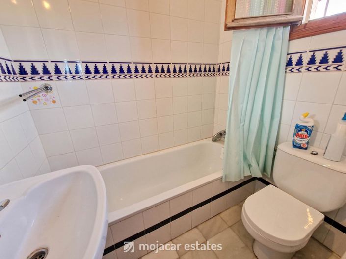 Image No.14-1 Bed Country House for sale