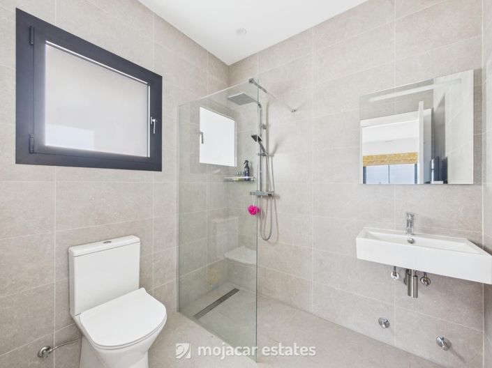 Image No.17-4 Bed Villa for sale