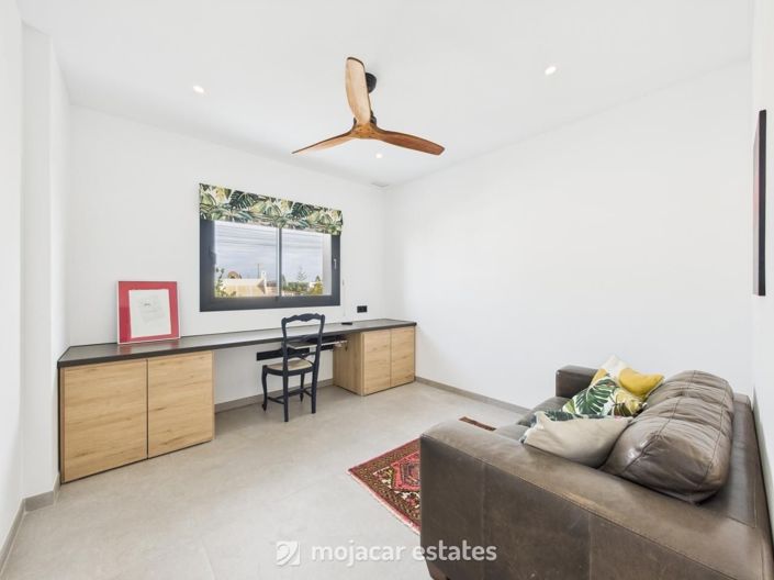 Image No.18-4 Bed Villa for sale