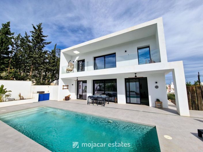 Image No.9-4 Bed Villa for sale