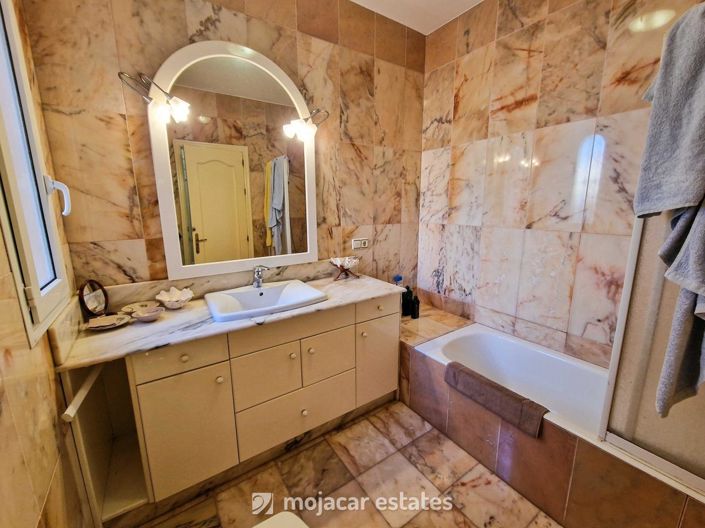 Image No.15-4 Bed Villa for sale