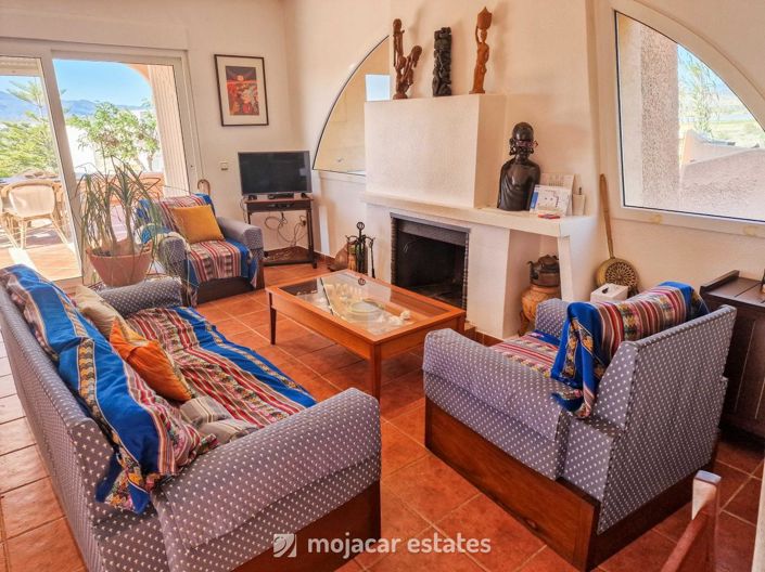 Image No.2-4 Bed Villa for sale