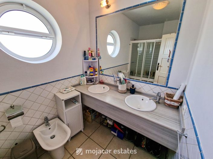 Image No.12-5 Bed Villa for sale