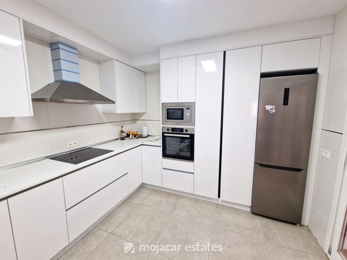 Image No.1-3 Bed Townhouse for sale