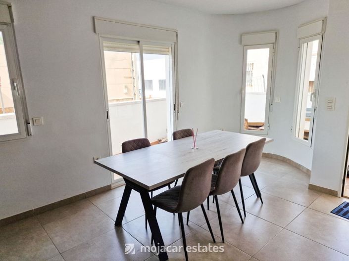 Image No.4-3 Bed Townhouse for sale