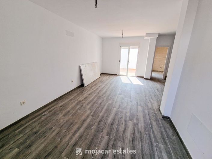 Image No.7-3 Bed Townhouse for sale