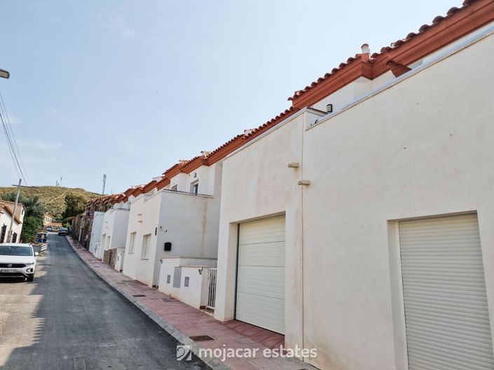 Image No.3-3 Bed Townhouse for sale