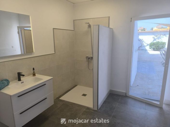 Image No.11-3 Bed Villa for sale