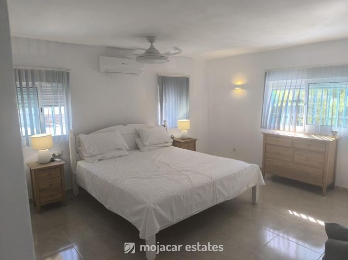 Image No.12-3 Bed Villa for sale