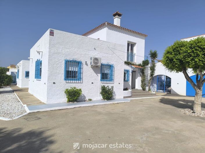 Image No.2-3 Bed Villa for sale