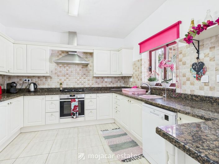 Image No.6-2 Bed Villa for sale