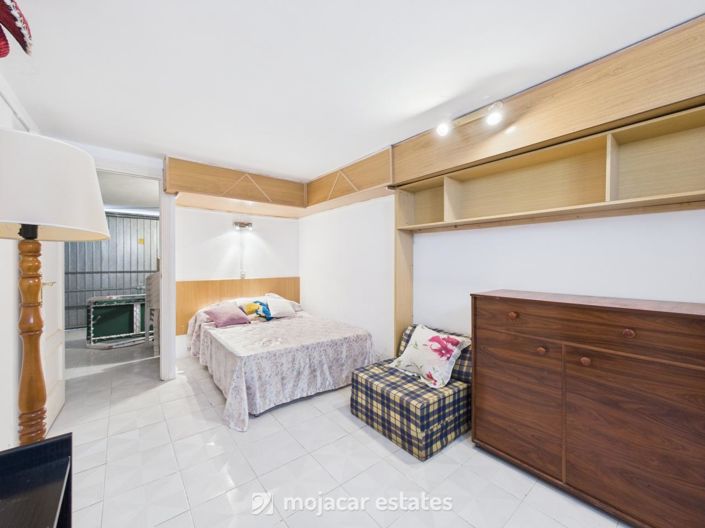 Image No.14-3 Bed Townhouse for sale