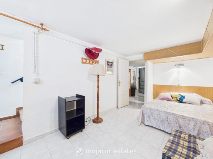 Image No.15-3 Bed Townhouse for sale