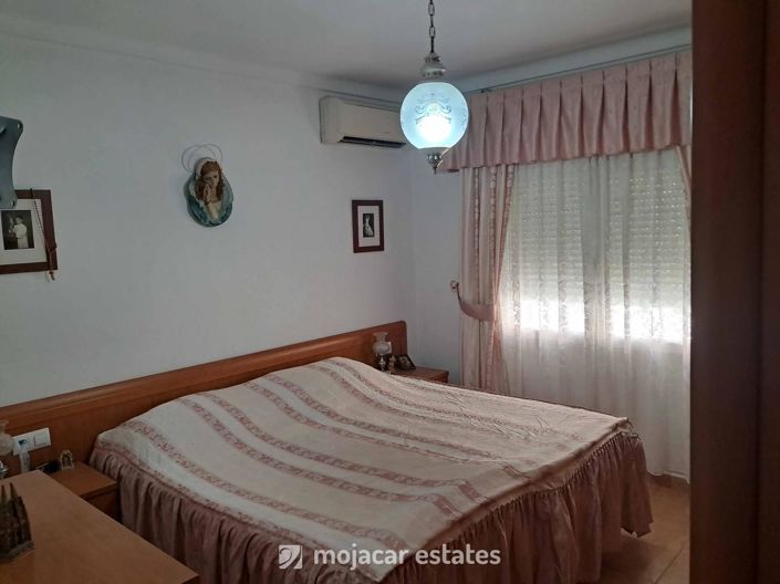 Image No.4-2 Bed Townhouse for sale