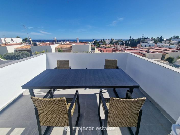 Image No.2-3 Bed Townhouse for sale