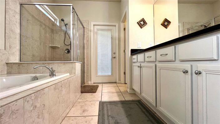 Image No.66-8 Bed House for sale