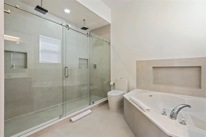 Image No.33-4 Bed House for sale