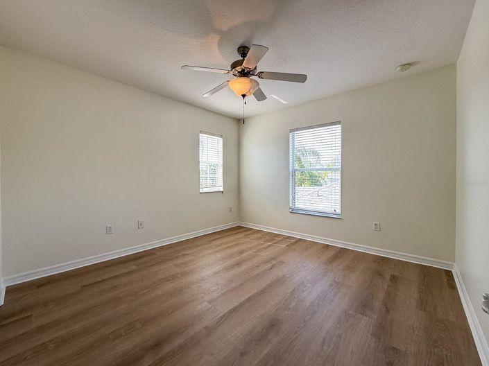 Image No.28-5 Bed House for sale