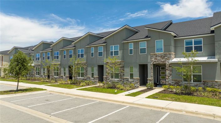 Image No.95-5 Bed Townhouse for sale